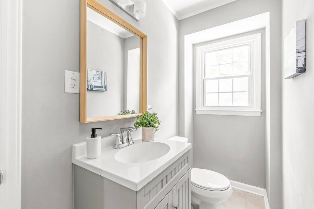 شقة Spotless 4Br Near Clt Uptown, Fast Wi-Fi تشارلوت المظهر الخارجي الصورة