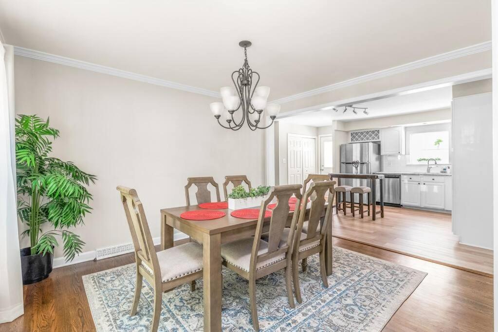 شقة Spotless 4Br Near Clt Uptown, Fast Wi-Fi تشارلوت المظهر الخارجي الصورة